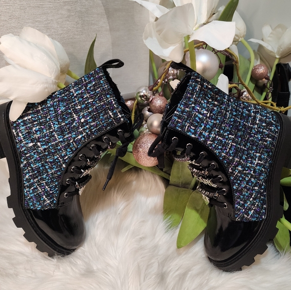 Karl Lagerfeld Paris Women's Mela Embellished Combat Booties new - Picture 1 of 8